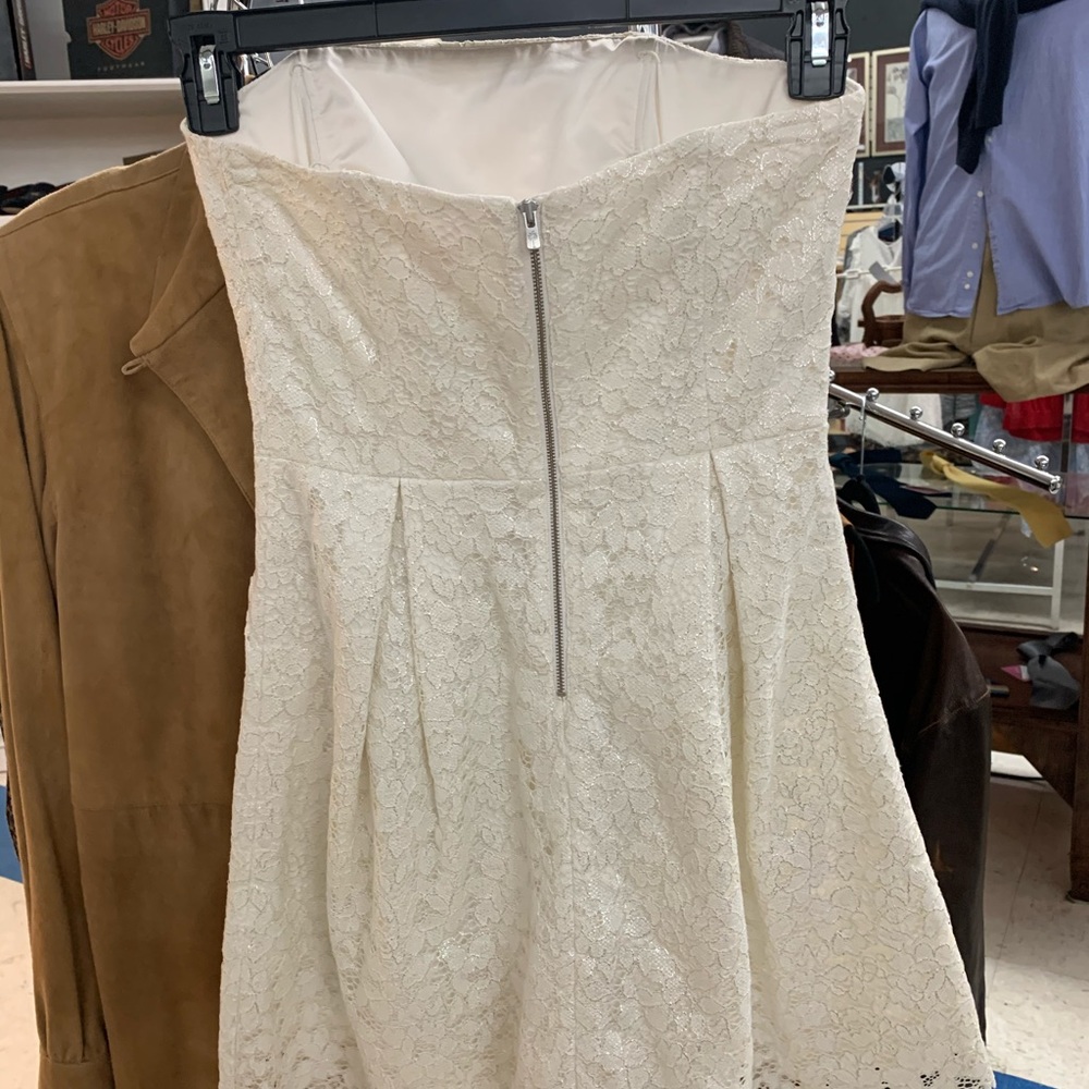 Dress - Picture 4 of 4